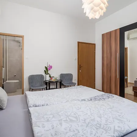 ゲストハウス Deskovic Mošćenička Draga