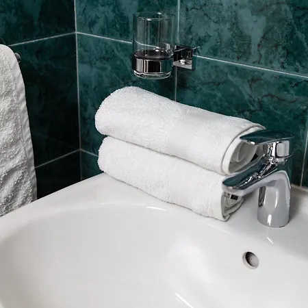 ゲストハウス Deskovic 3*