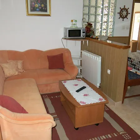 Deskovic 3*